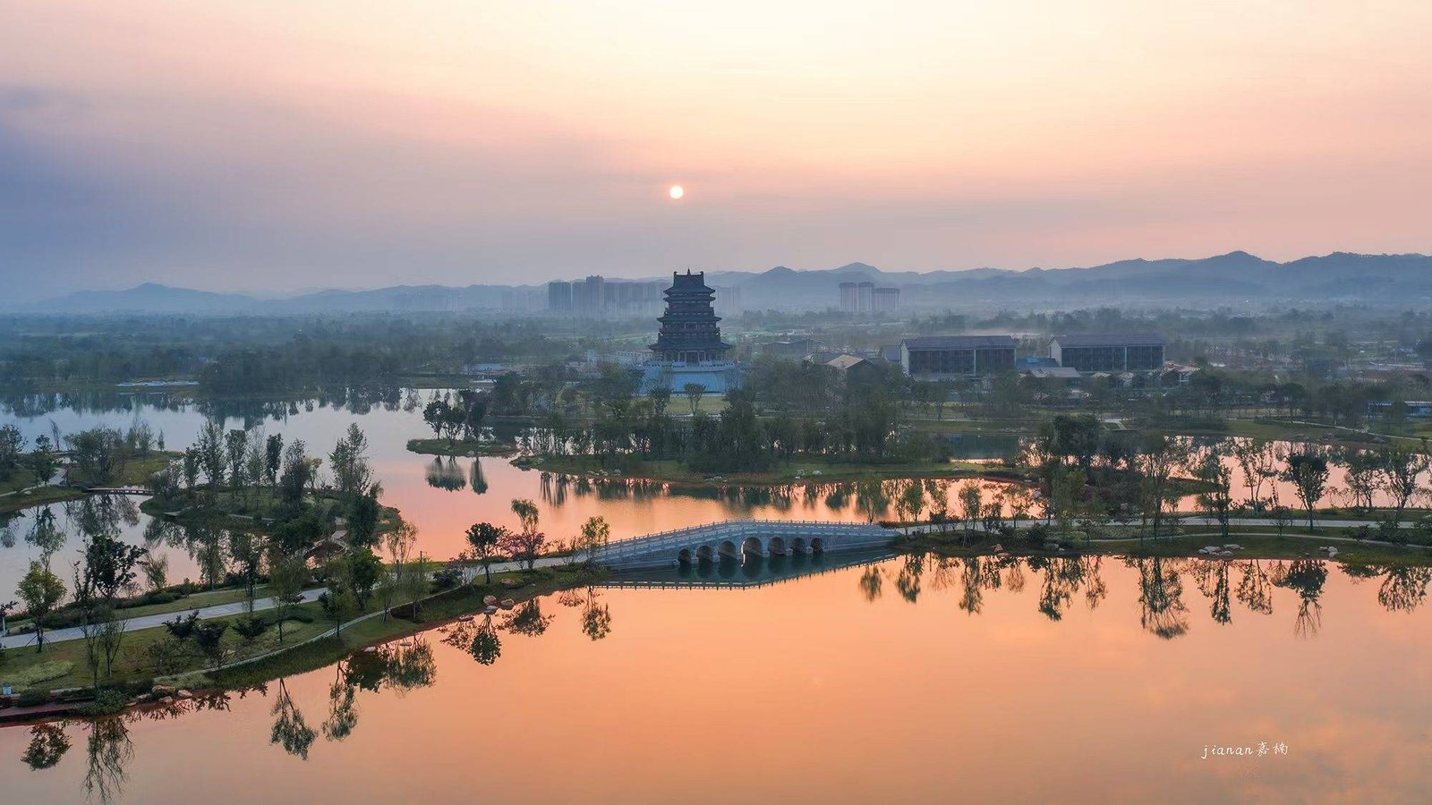 chengdu dong'an lake sports park