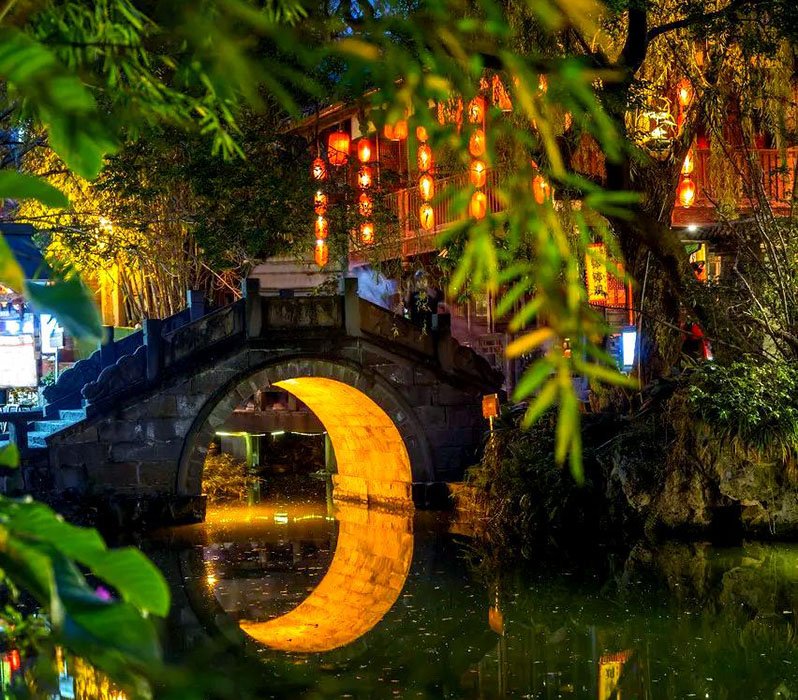 jinli ancient street at dusk
