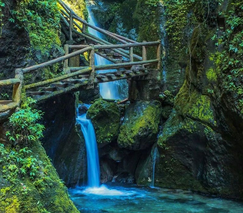 the serene mount qingcheng